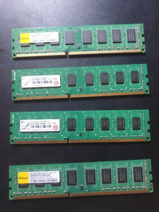 Lote de 4 memorias RAM DDR3 para PC de sobremesa.