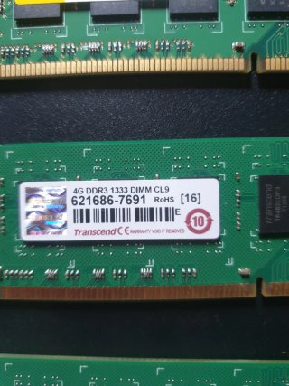 Lote de 4 memorias RAM DDR3 para PC de sobremesa.