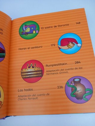 Libro con 8 CUENTOS DE FANTASIA.