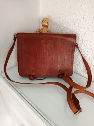 Bolso de cuero artesanal