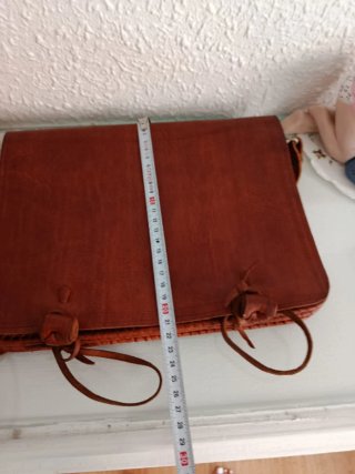 Bolso de cuero artesanal