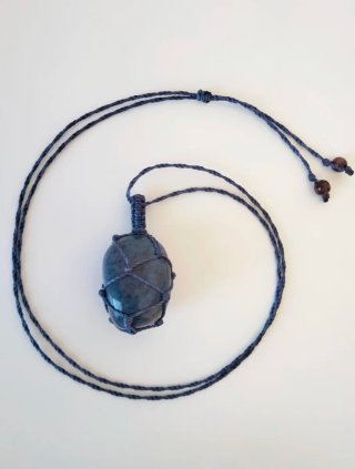 Collana donna uomo macramè con sodalite levigata