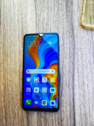 Huawei P30 Lite Azul con funda amarilla