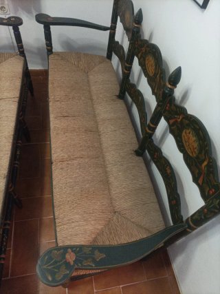 Sillas y Sofás antiguos pintados a mano
