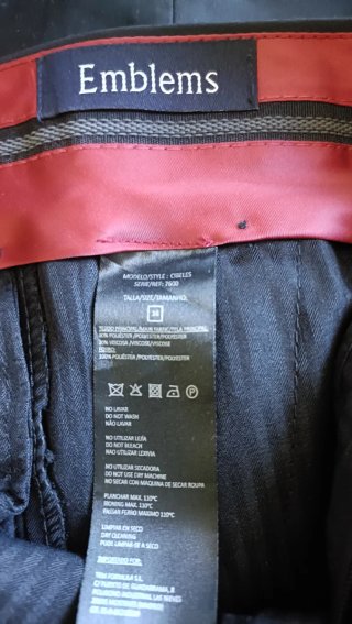 Traje negro Emblems Talla M