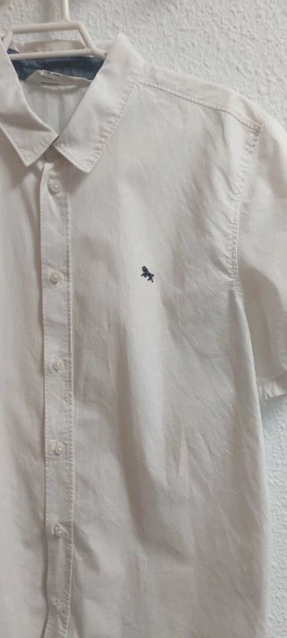 Camisa blanca manga corta con logo