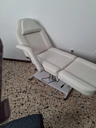 Camilla de masaje profesional hidráulica.