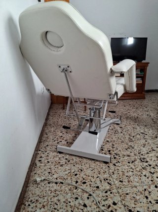 Camilla de masaje profesional hidráulica.