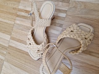 Sandalias de tacón de Pons Quintana color vainilla