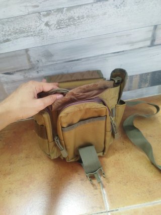 Riñonera Jueachy Beige/Verde Militar