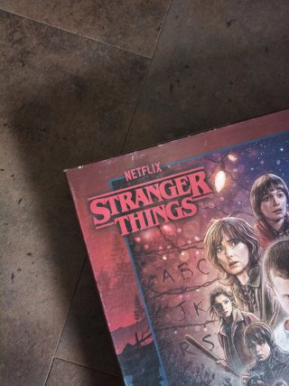 Puzzle Stranger Things 1000 Piezas Clementoni