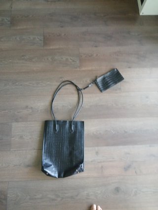 Bolso y cartera efecto piel cocodrilo