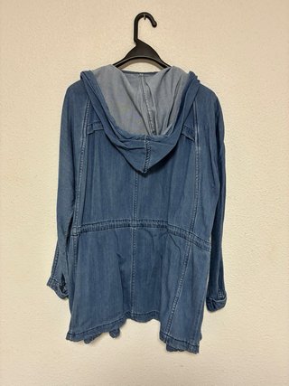 Chaqueta vaquera Pull&Bear con capucha
