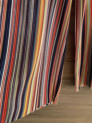 Pantaloni larghi a righe multicolor