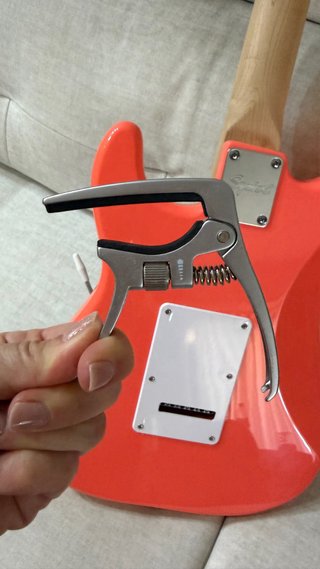 Guitarra Eléctrica + amplificador +Cejilla