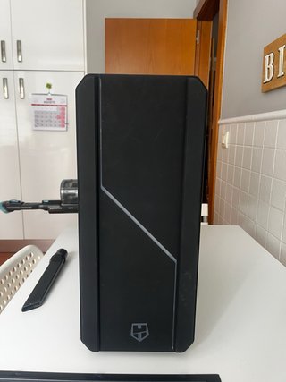 Ordenador de sobremesa AMD Negro