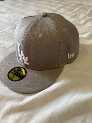 Gorra LA | nueva sin usar | gris y blanca