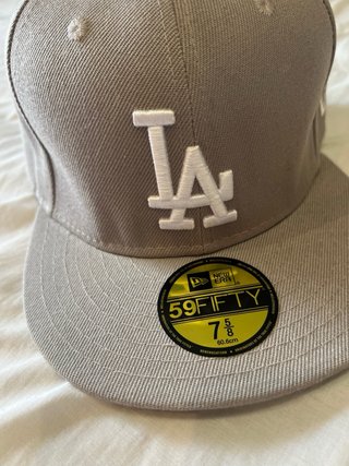 Gorra LA | nueva sin usar | gris y blanca