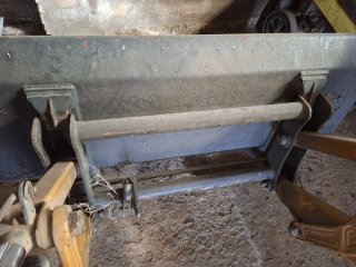 Tractor Fiat 82-86 New Holland con pala