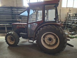 Tractor Fiat 82-86 New Holland con pala