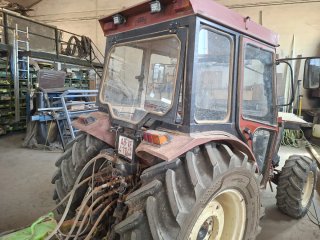 Tractor Fiat 82-86 New Holland con pala