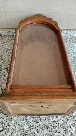 Vitrina Capilla Antigua Madera y Cristal