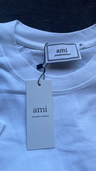 Camiseta Ami Blanca Corazón Rojo
