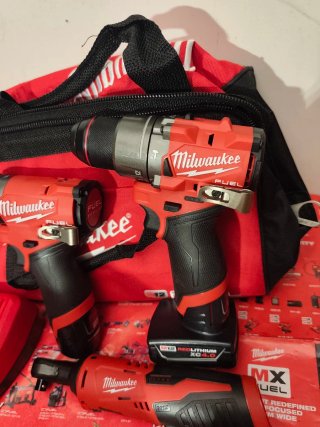 Kit Milwaukee M12 3 Herramientas + Cargador