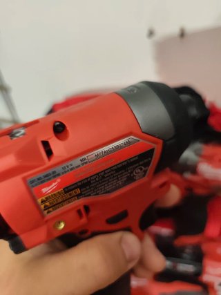 Kit Milwaukee M12 3 Herramientas + Cargador