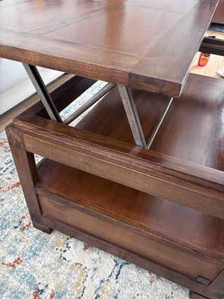 Mesa de centro elevable de madera Banak