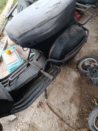 Vespa 200 Negra