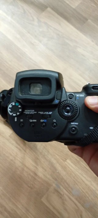 Sony DSC-R1 Cámara Digital Impecable