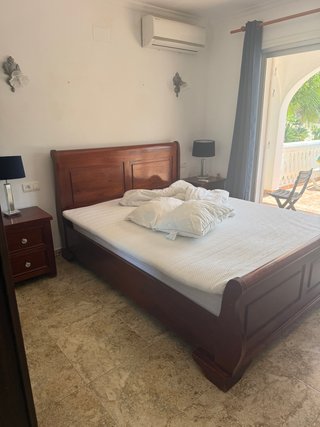 Cama de madera gratis para recoger