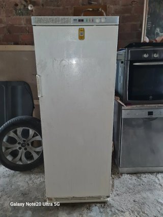 Congelador vertical Zanussi