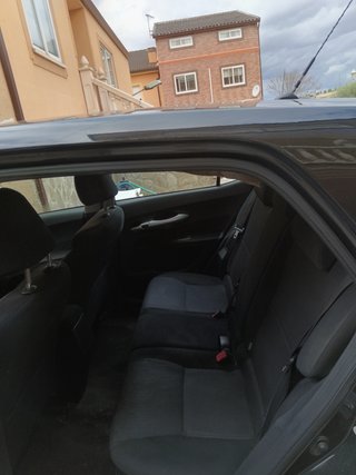 TOYOTA Auris 1.8 Hibrido Active 5p. Diciembre 2011