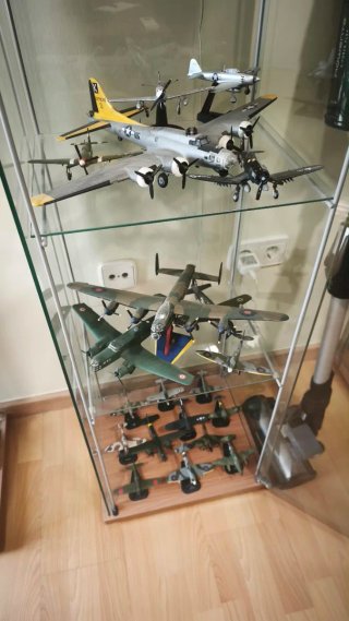 Lote maquetas,dioramas submarino y tanques + 4 est