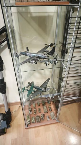 Lote maquetas,dioramas submarino y tanques + 4 est
