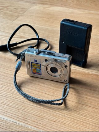 Sony Cyber-shot DSC-W55