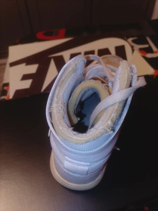 Jordan 1 Off-White para restaurar