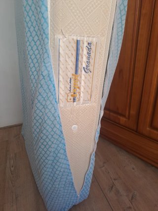 Colchón de tela con diseño de rombos