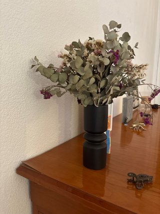 Aparador de madera masisa con detalles vintage