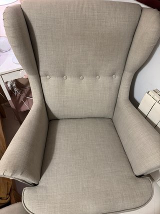 Sillón orejero Ikea Strandmon gris claro