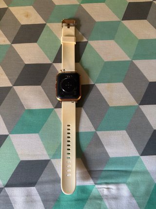 Reloj Inteligente Beige y Dorado
