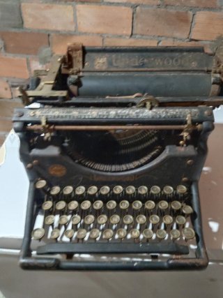 Máquina de escribir Underwood antigua