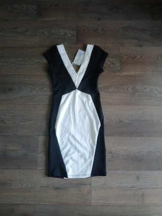 Vestido Bershka Negro y Blanco Talla M