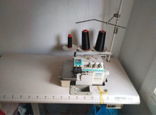 Maquina de coser remalladora JUKI MO-2404N 3 hilos