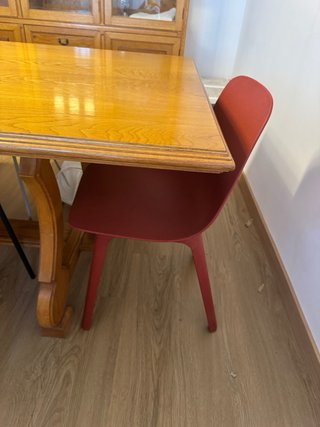 Silla comedor roja Ikea.