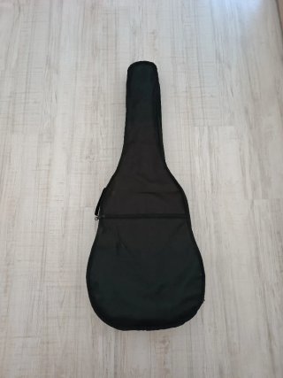 Guitarra española color negro brillante y Beige