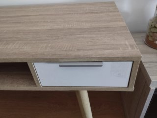 Escritorio madera y blanco con cajones