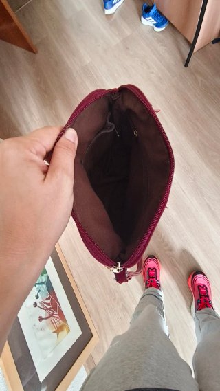 Bolso de mano rojo